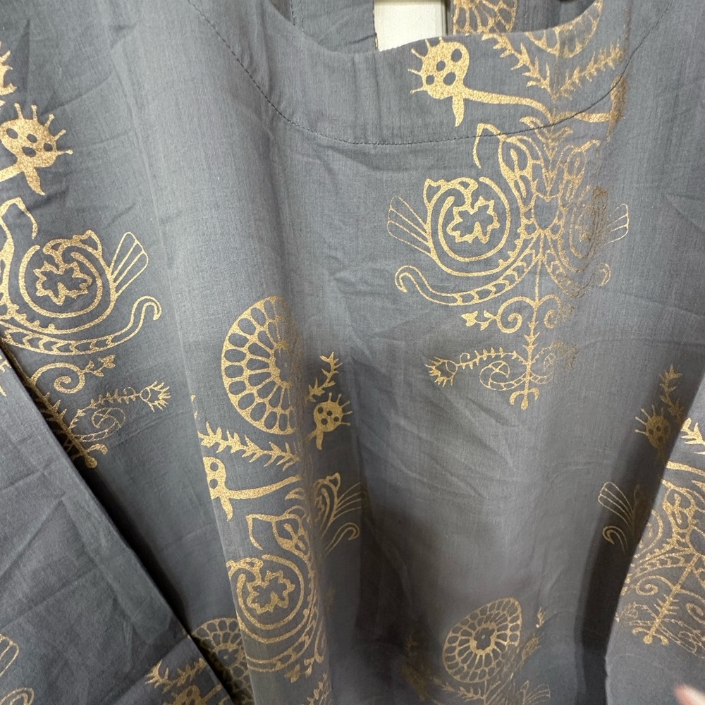 SALE‼️Gray and Gold Patterned Gharara and Kameez set in size 25” in pure Cotton. - Picture 9 of 16
